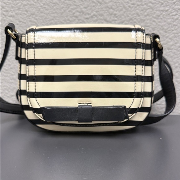 kate spade Handbags - Kate Spade Black and Cream Striped Patent Leather Crossbody Bag